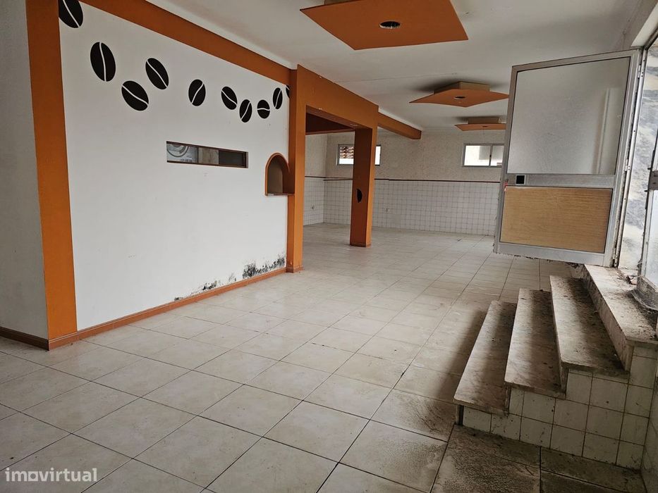 Entroncamento VENDE Loja 104m2 c/ extração de fumos