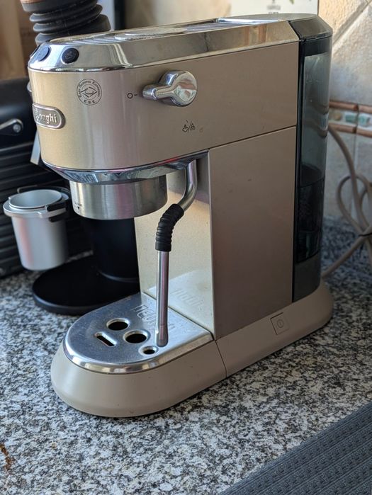 Maquina de café Delonghi Dedica EC885.GY