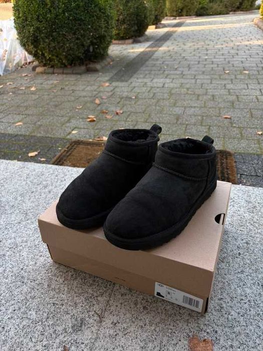 UGG Classic Mini Boots Black r.37