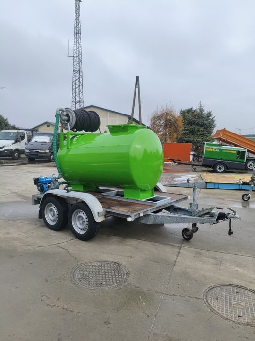 Beczkowóz 2000 litrów, DMC 2700 kg. Mocna pompa, zwijak , mocny wąż