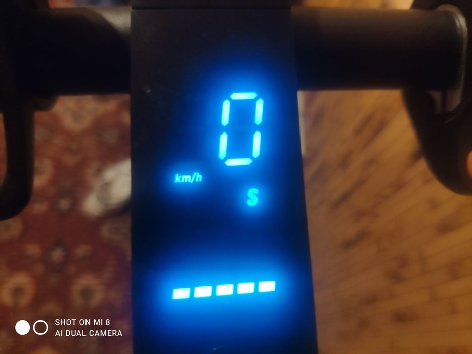 Електросамокат в хорошому стані