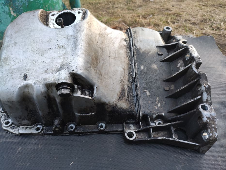 Поддон картера/масняний поддон passat b5 тріщина/читайте опис