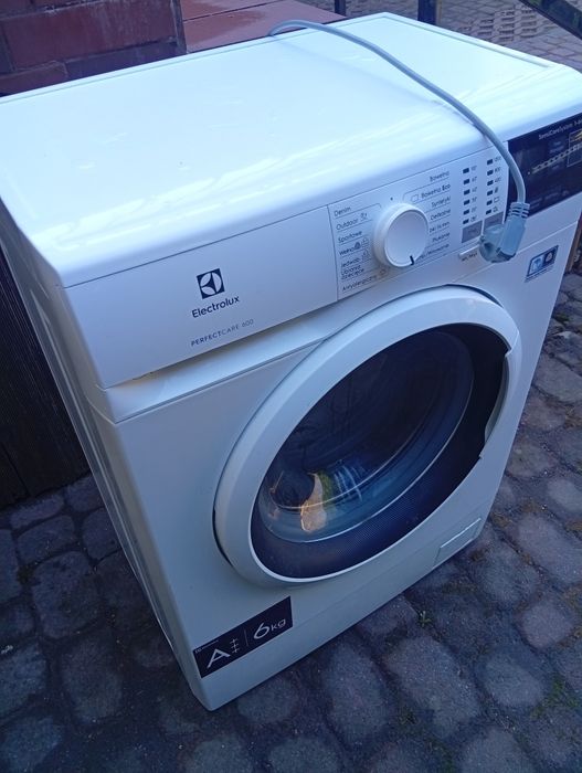 Pralka automatyczna Elektrolux-slim, uszkodzony programator