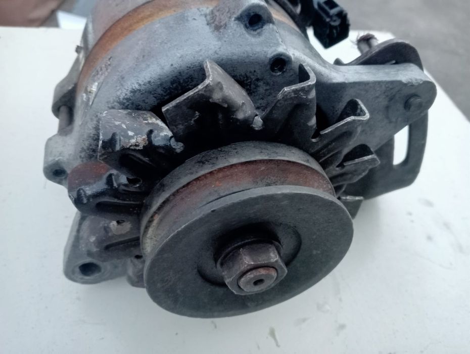 Генератор дизельного автомобіля Ford Transit