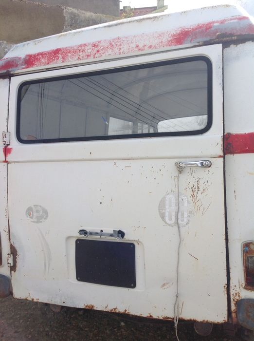 Carrinha Mercedes  Hanomag 206 d para restauro