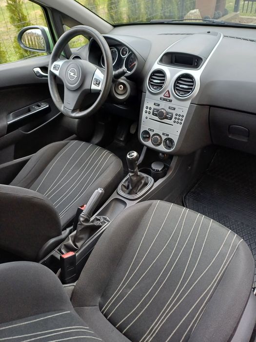 Opel Corsa D Hatchback