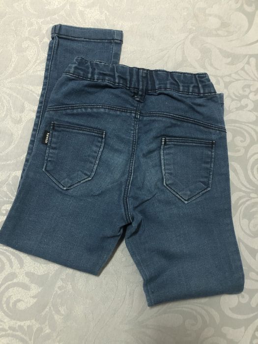 2 Calças ganga + 2 sweats + casaco malha 3/4 Anos