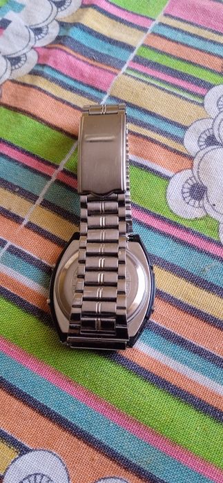 49.zegarek elektroniczny Casio