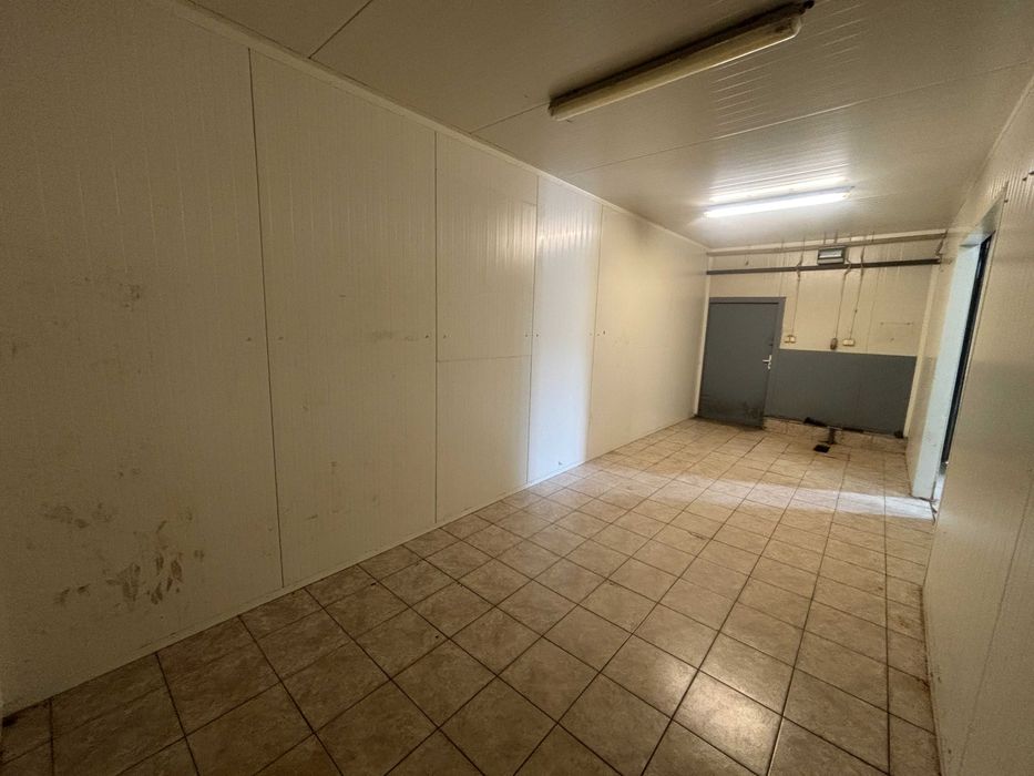 BOX handlowy 72 m² – Rynek Zjazdowa – przygotowane pod chłodnię
