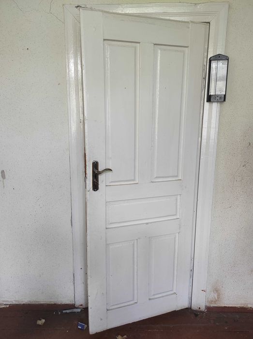 Двері міжкімнатні старі