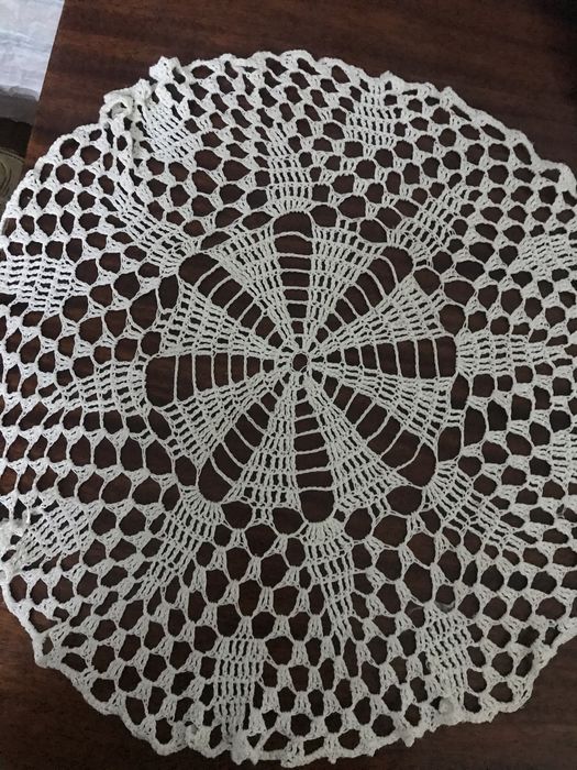Салфетка ажурна вязана