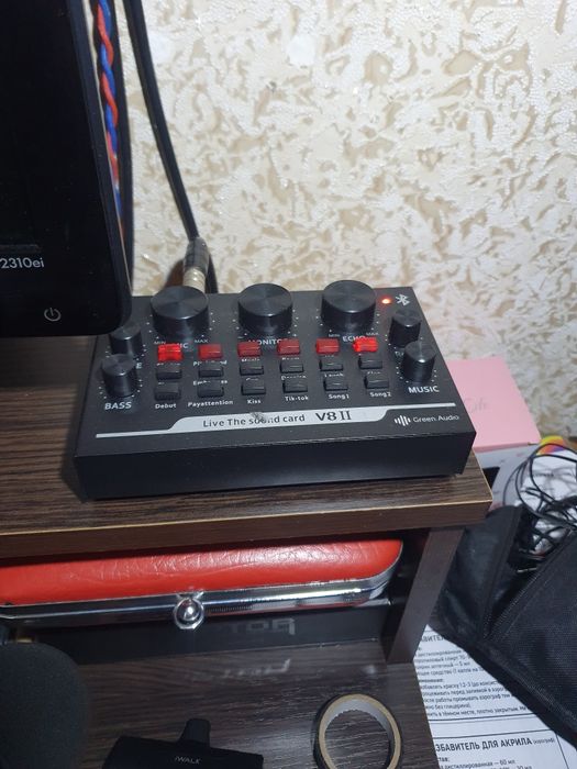 Студийный набор для стриминга и музыки: Akai MPK Mini + V8 II + Микроф