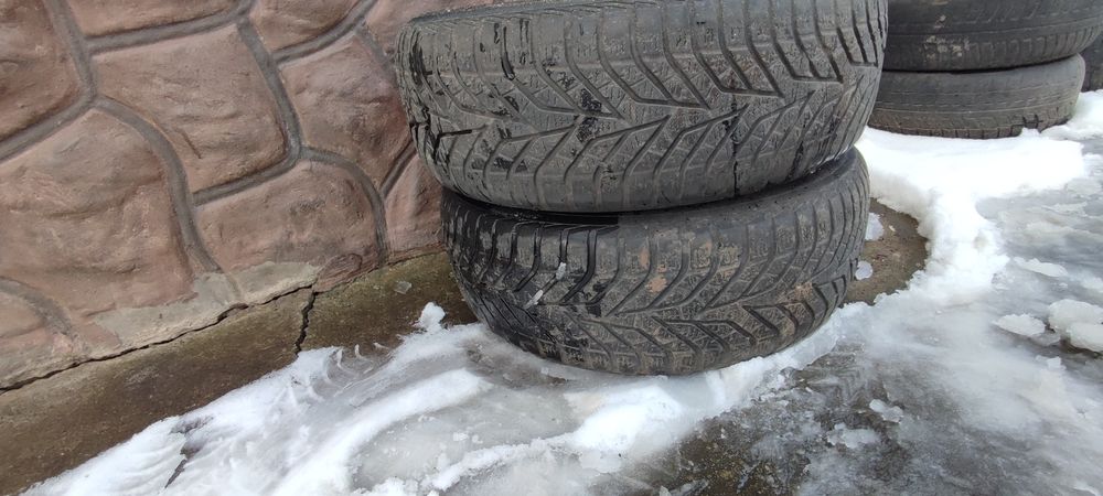 Зимова резина Йокогама 215/65 Р16