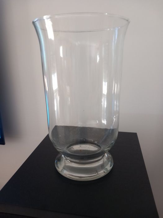 Jarra para decoração. Pode-se colocar decorações no interior.