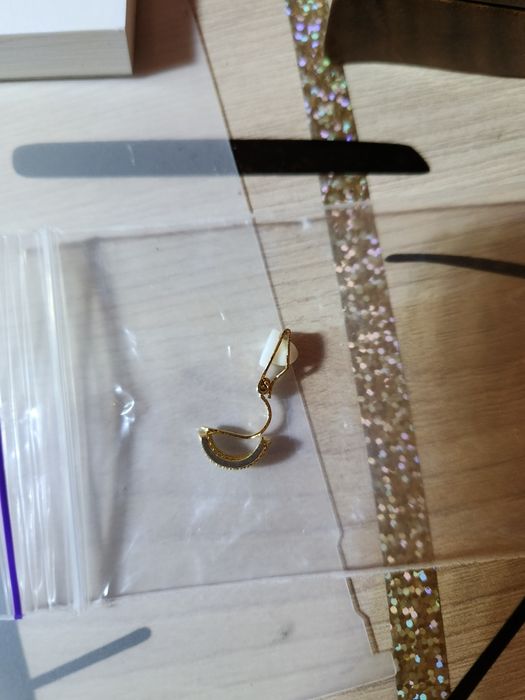 Кліпси дуже гарно виглядають на вушці