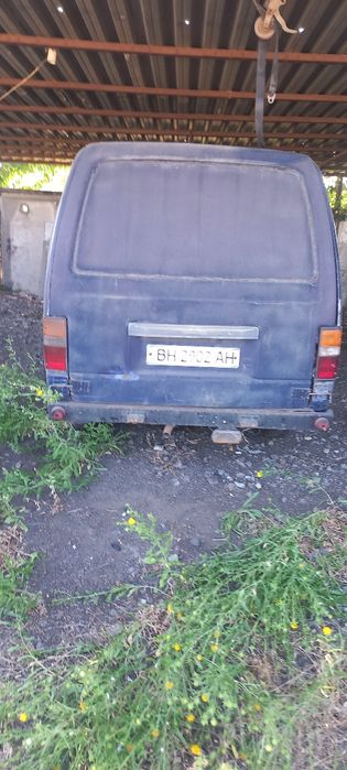 Nissan urban 89год 2,3  дизель