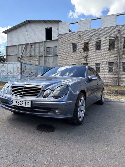 Mercedes-Benz E-Class W211