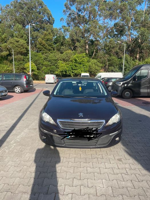 Vendo Peugeot 308 SW 1.6 BlueHDi de 120cv, caixa manual de 6 velocidades.