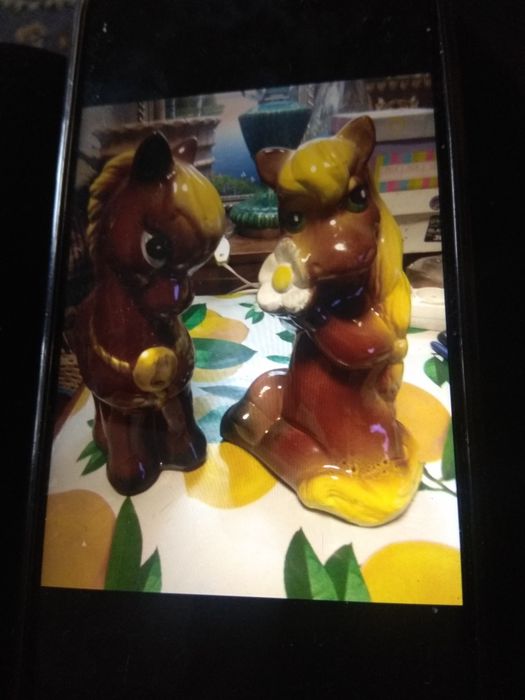 Продам   новые статуэтки Лошадкиигрушки