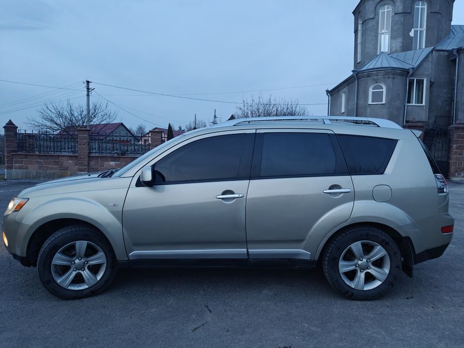 Продам Mitsubishi outlander xl 2.4бензин