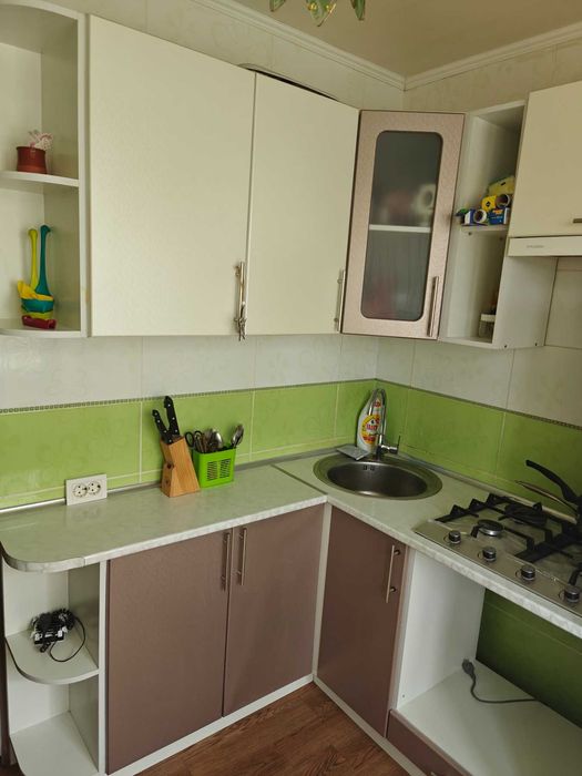 До метро Теремки 20 хв продам 2х квартиру
