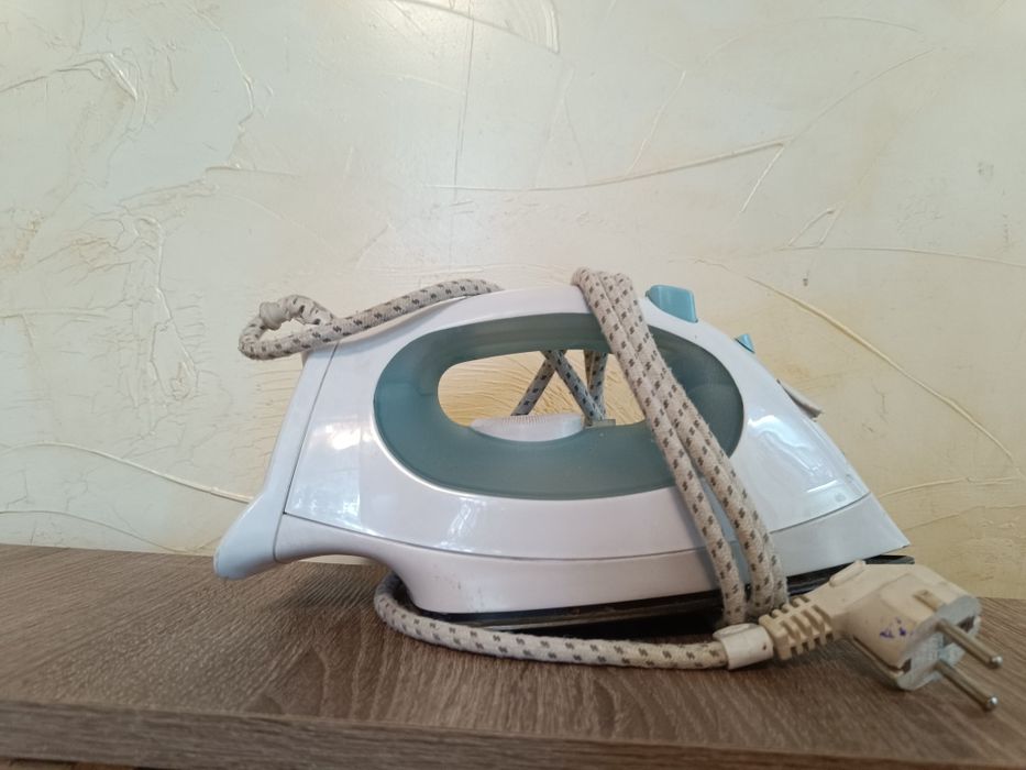 Праска утюг Binatone 1400w робоча