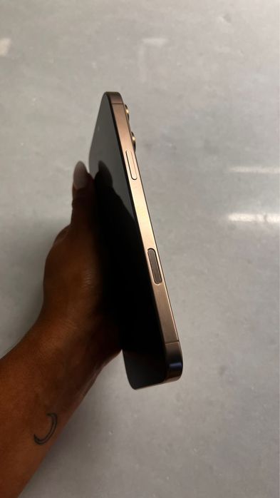 Iphone 16 Pro Max 256Gb c/garantia 18M