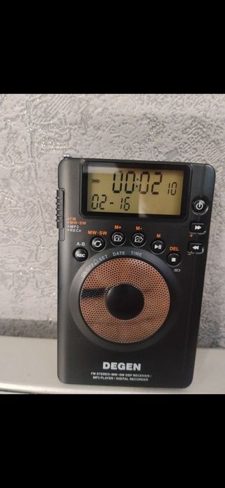Продам радіоприймач Degen