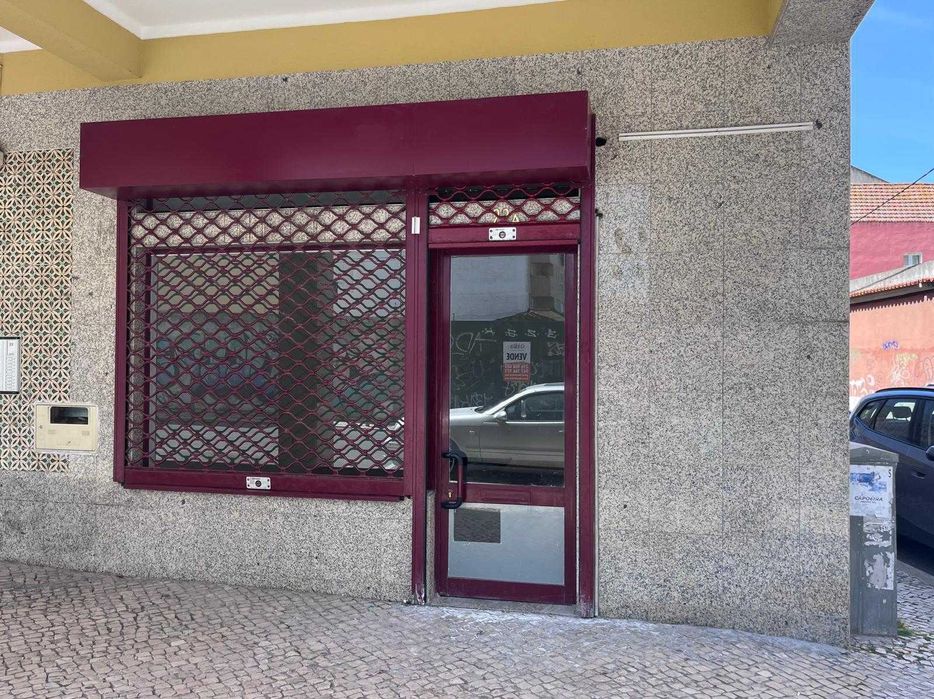 Loja remodelada no Centro do Barreiro