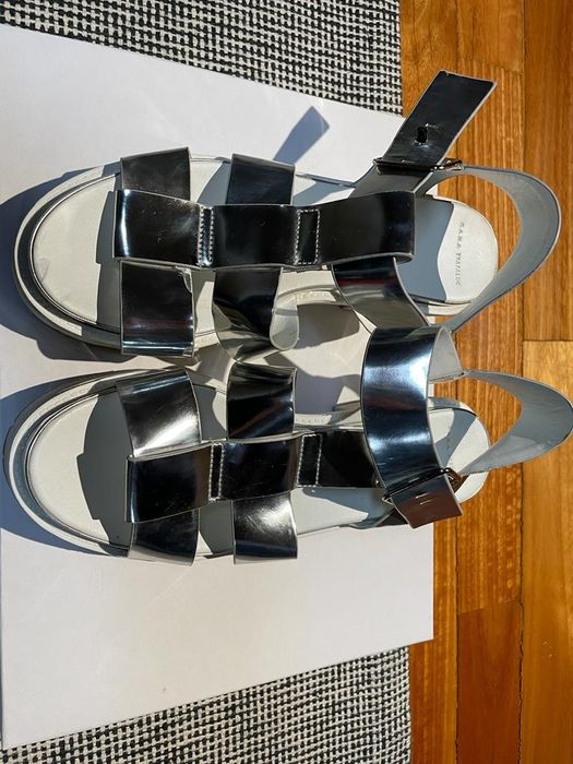 Sandálias prateadas Zara