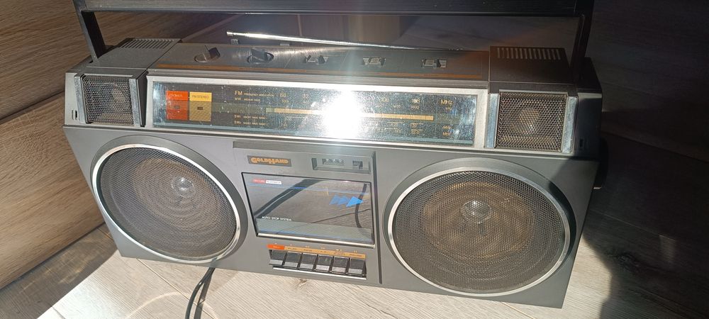 Boom box  magnetofon radio