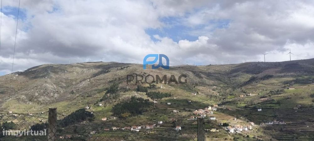 Terreno Urbanizável de 7959 m² com Armazém