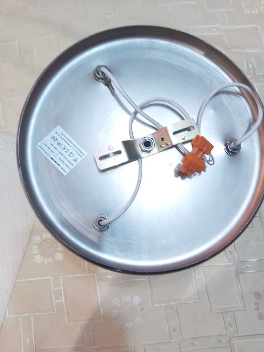 Lampa sufitowa trzypunktowa
