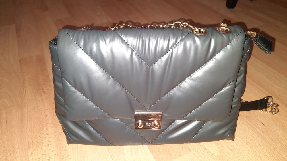 Szara torebka na ramię