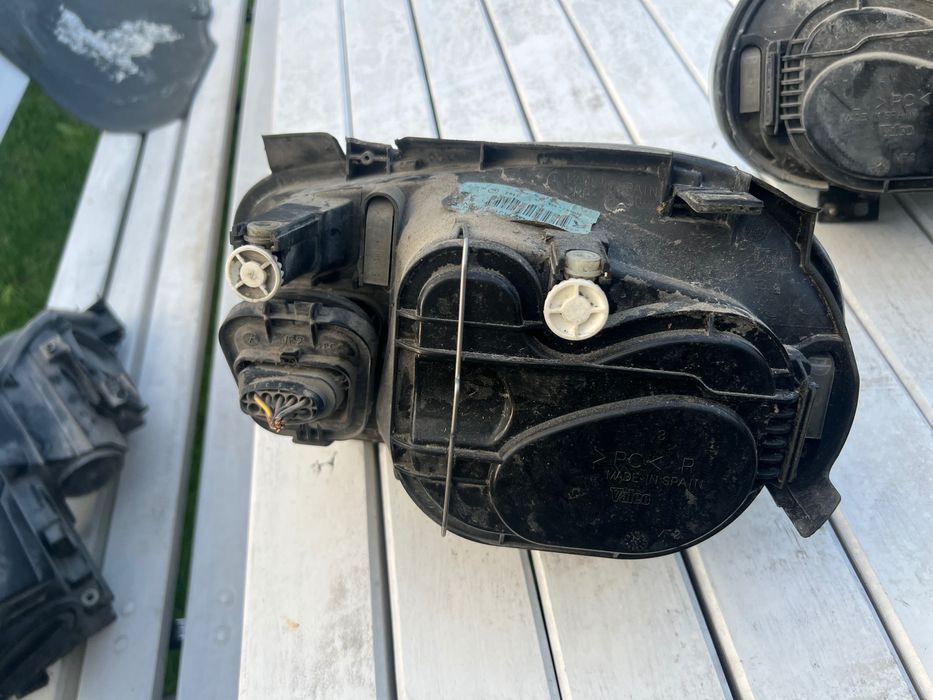 Komplet lamp VW GOLF IV Europa VALEO. Bardzo ładne. LEWA i PRAWA