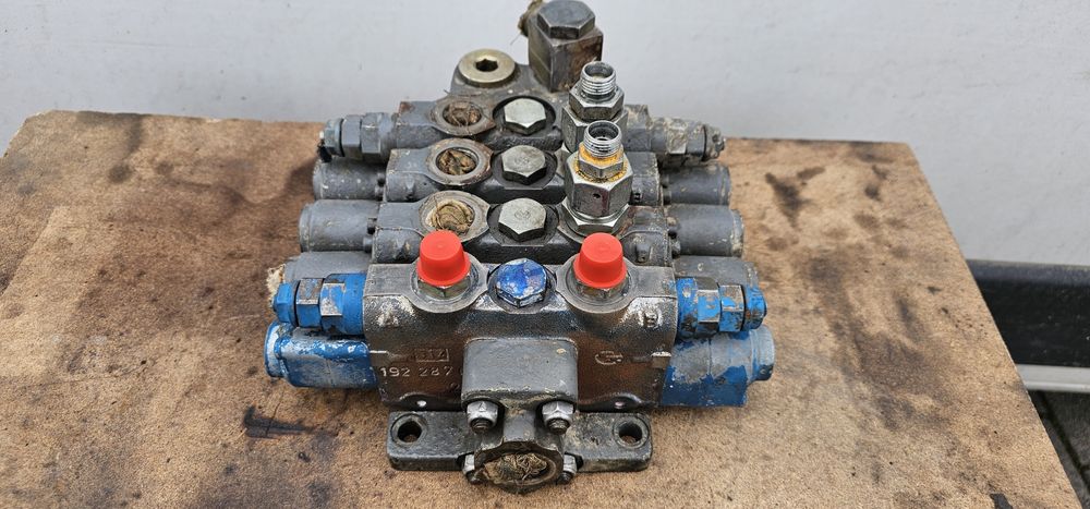 Rozdzielacz hydrauliczny  sekcja rexroth sigma mini koparka