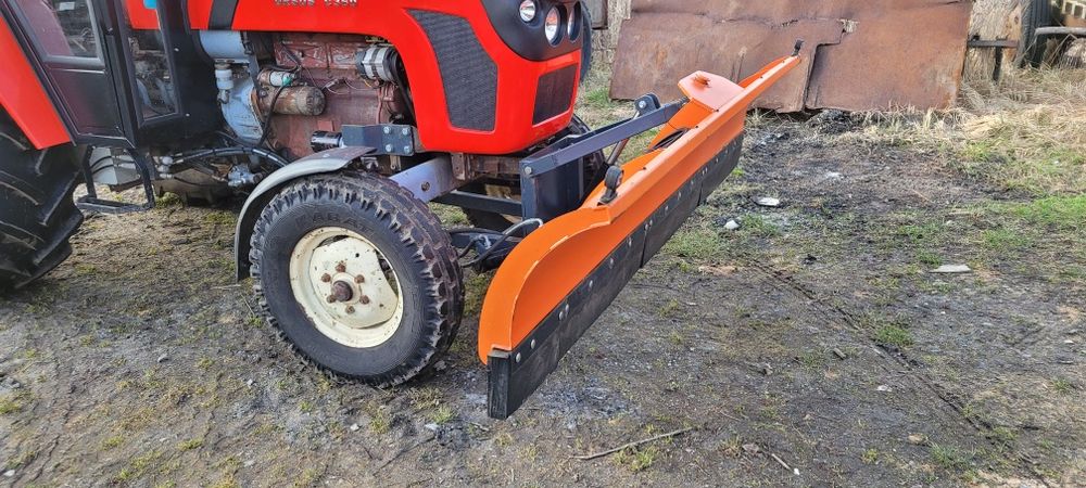Pług do śniegu Ursus c360 2,5 m hydraulicznie regulowany oświetlenie