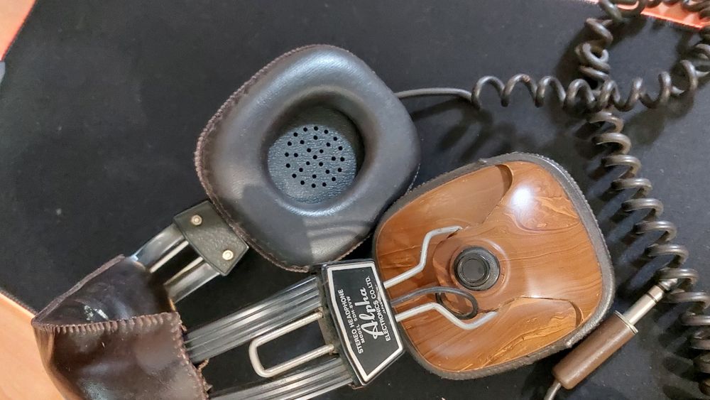 Stereo Headphone Vintages Model SDH-8VW Alpha Auriculares