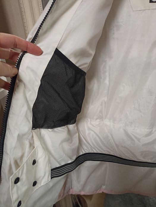 Зимова куртка 152-158 стан нової