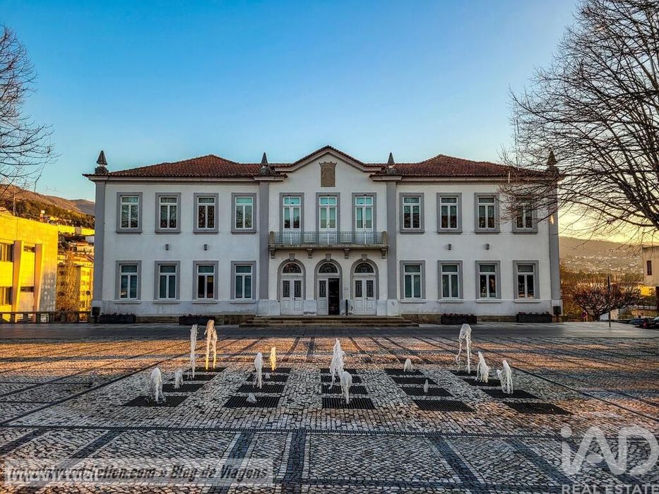 Apartamento T4 em Vila e Roussas de 262,00 m2
