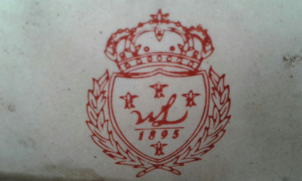 Антикварная ваза