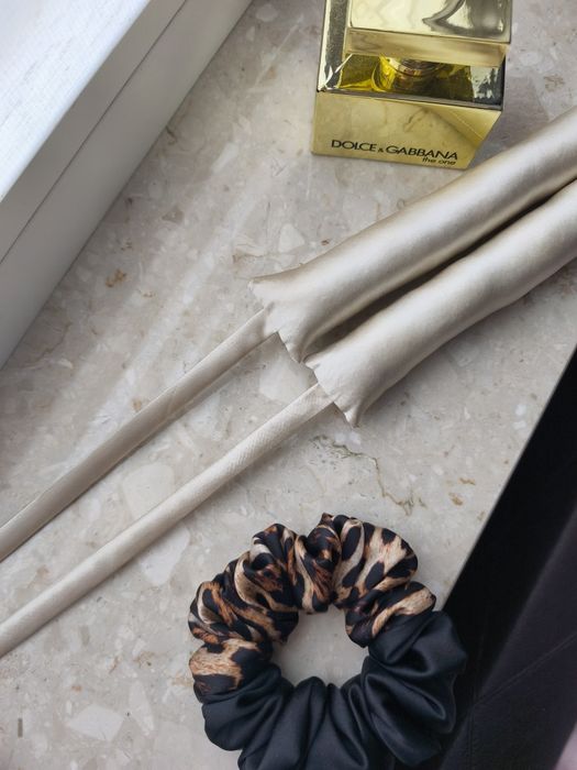 Jedwabny wałek do włosów 100% jedwab naturalny beżowy scrunchie