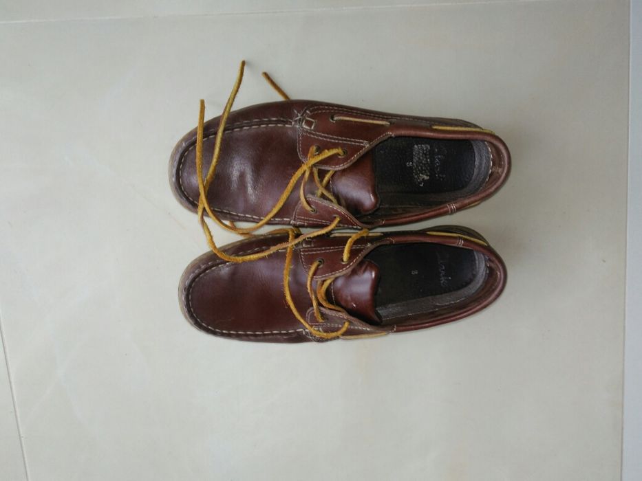 Firmowe buty Clarks.