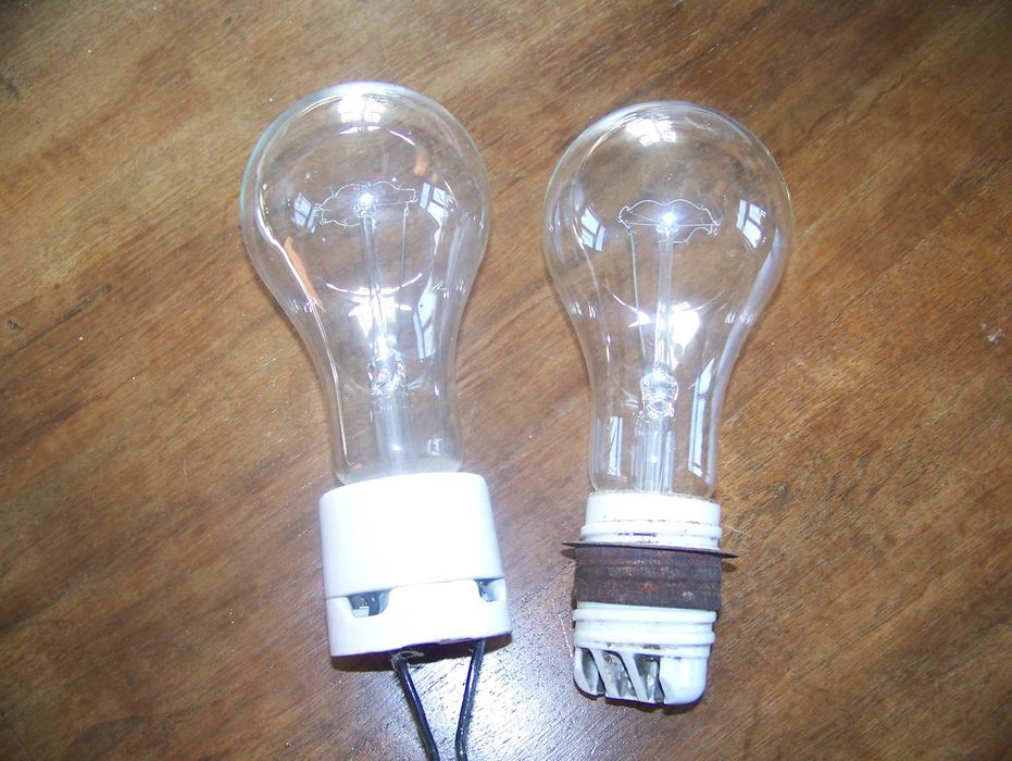 żarówki dwie po 200 W plus oprawka porcelanowa