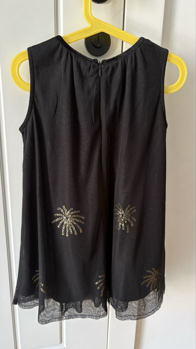 Sukieneczka wieczorowa Benetton rozmiar 110 cm