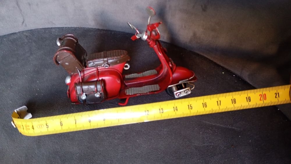 Skuter metalowy ozdoba na półkę