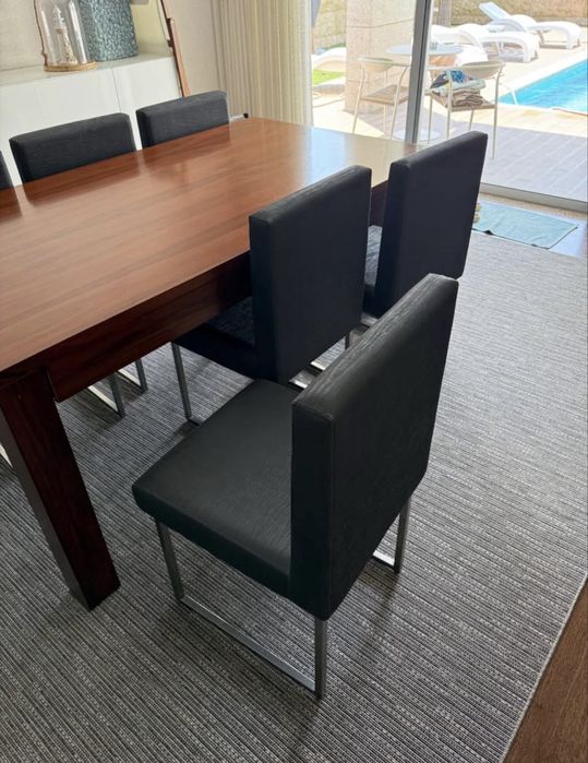 Mesa de Jantar Extensivel + 6 cadeiras
