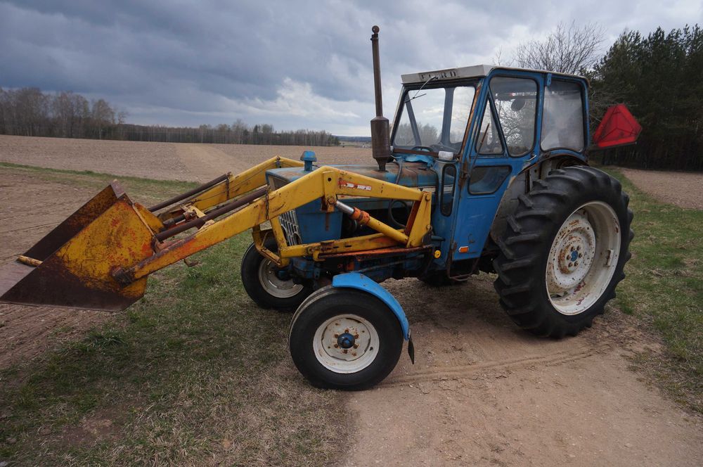 ciągnik ford 4000  z turem nie zetor
