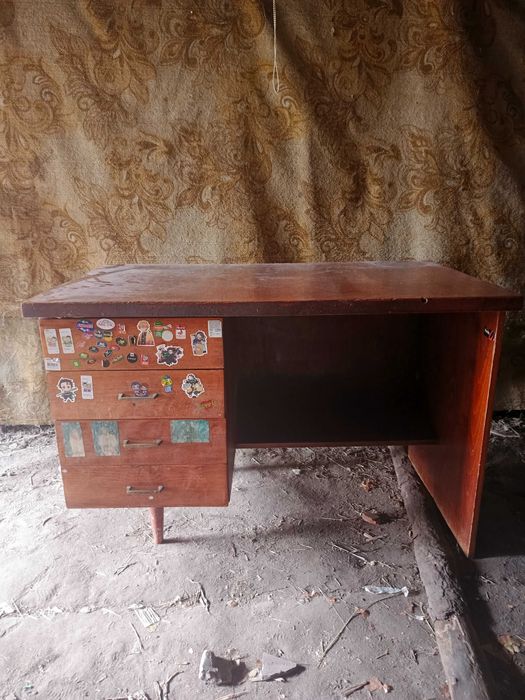 Письмовий стіл 4