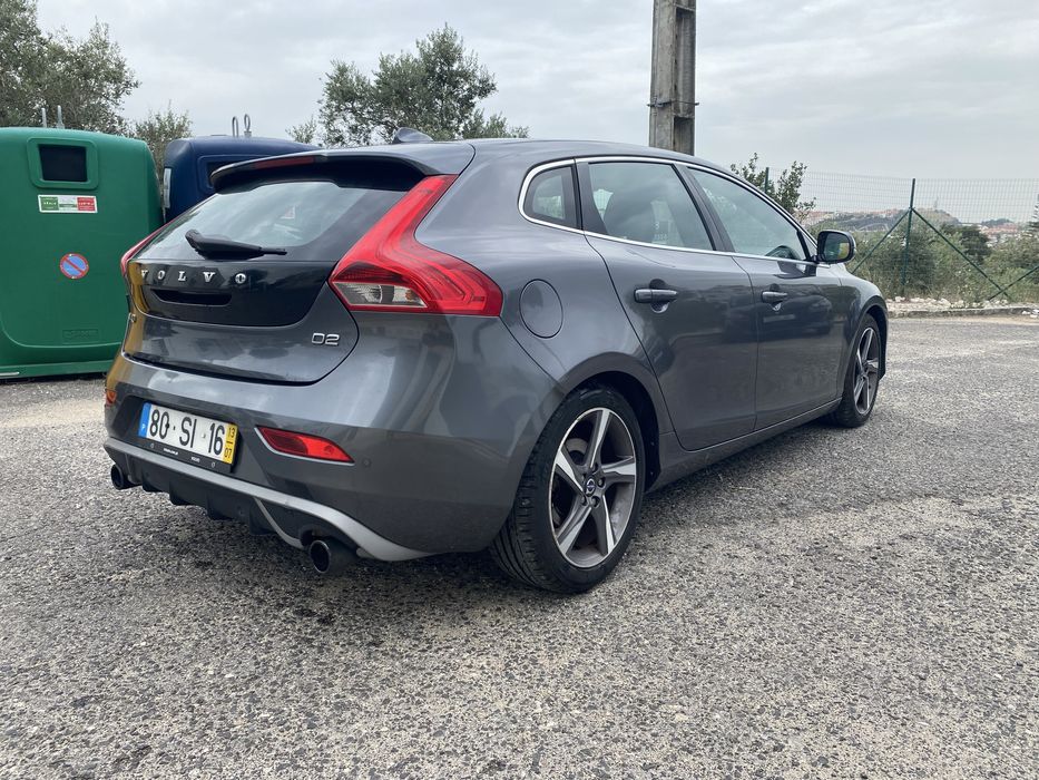 Volvo v40 R-Design